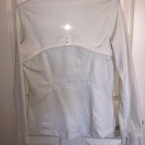 LULULEMON WHITE JACKET🤍🧘🏼♀️🤍 - Picture 2 of 5